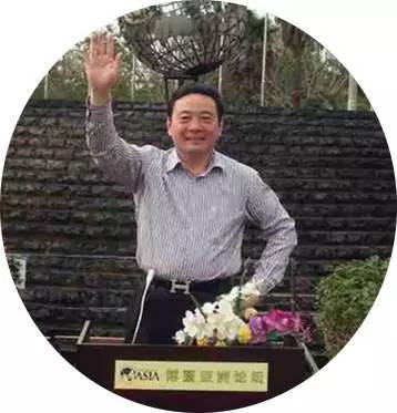 成功不忘公益   大爱就在真实