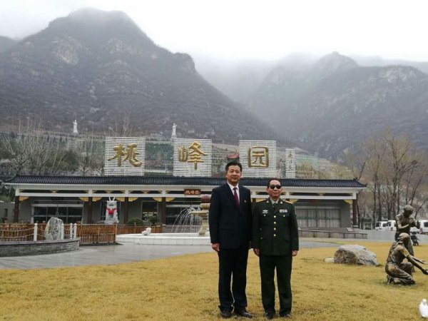 史光柱与北京桃园公墓管理处侯春权董事长