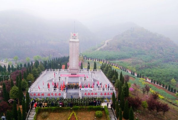 青山埋忠骨，英雄祭英灵