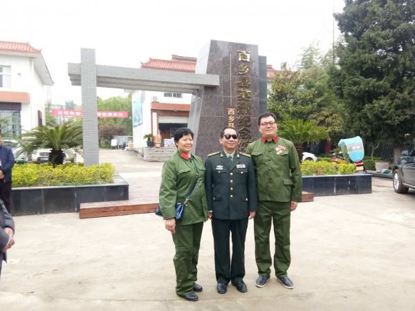卫生员杨通梅原英雄五连战士谯泽德与史光柱