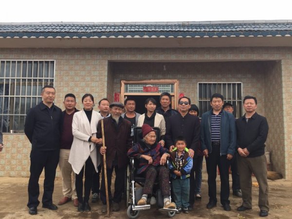 史光柱，爱心人士，县领导与林传荣烈士一家