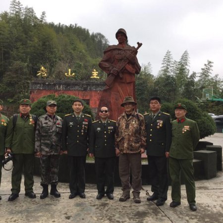 战斗英雄张大全烈士雕像
