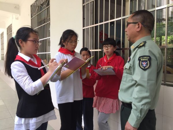 小记者采访史光柱