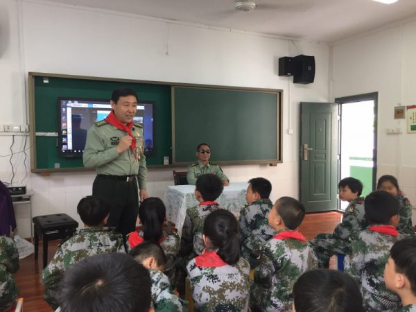 胡国桥在 四 乙班