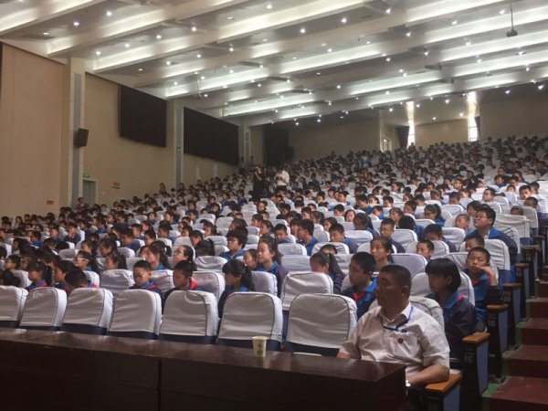 进入故事时段的同学